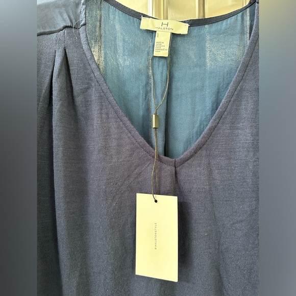 NWT Halston blouse - Navy Blue - mixed fabrics - Size L - Picture 2 of 4